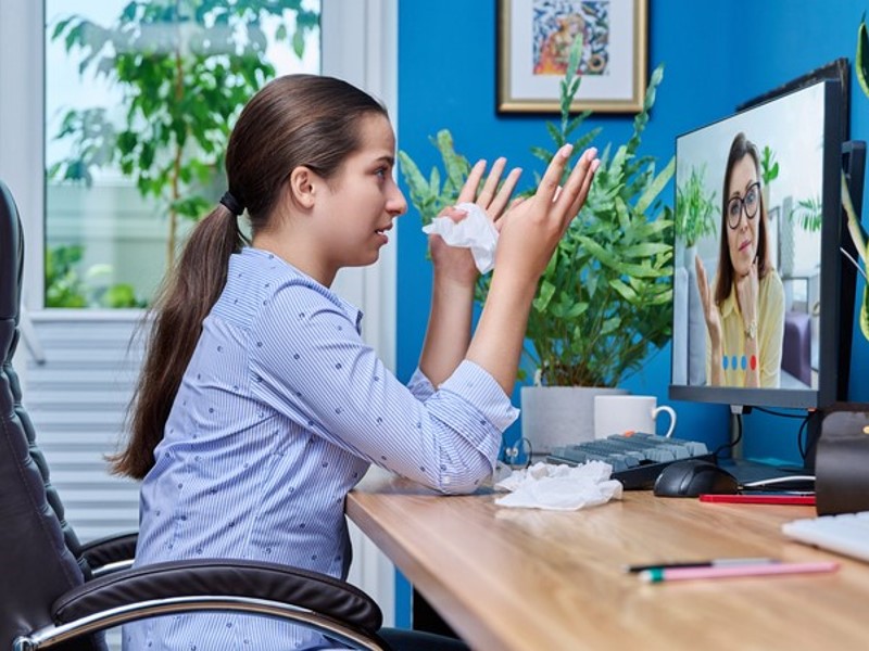 online psihoterapija pa ljudem omogoča da se počutijo manj ranljivi